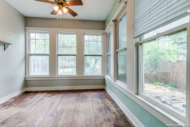 Image 14 of 22 For 521 Kayton  