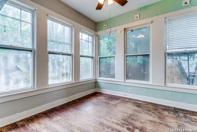 Image 16 of 22 For 521 Kayton  