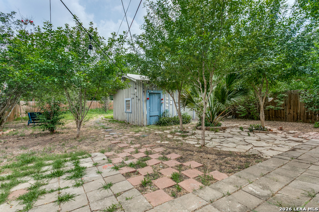 Image 20 of 22 For 521 Kayton  