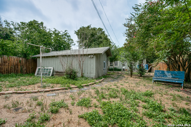 Image 21 of 22 For 521 Kayton  