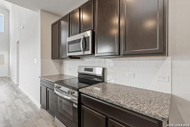 Image 9 of 25 For 8521 Merlin Cove