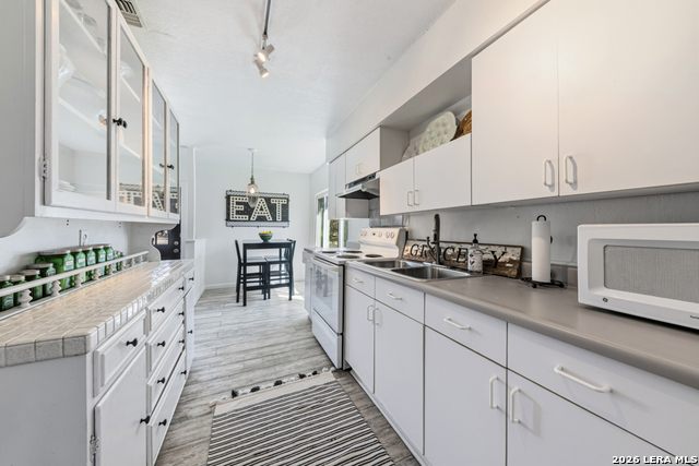 Image 24 of 34 For 791 Edwards  