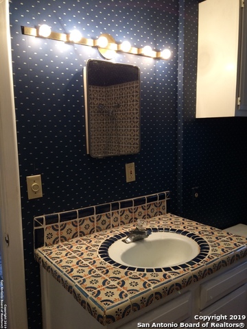 Image 10 of 11 For 230 Mulberry Ave E 5