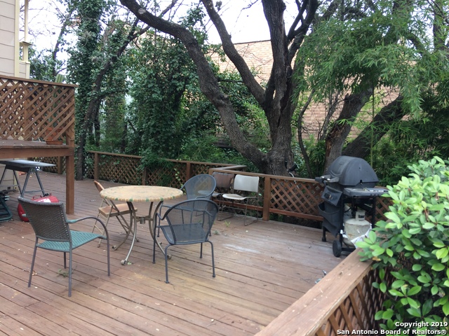 Image 3 of 11 For 230 Mulberry Ave E 5