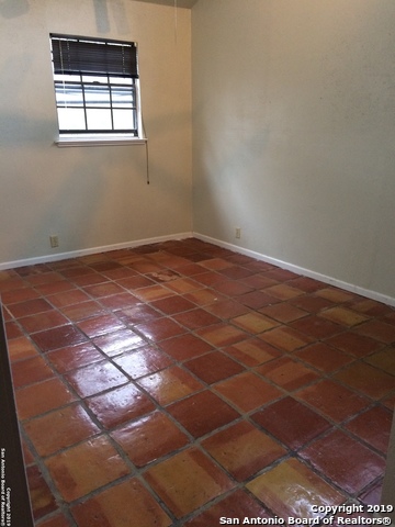 Image 9 of 11 For 230 Mulberry Ave E 5