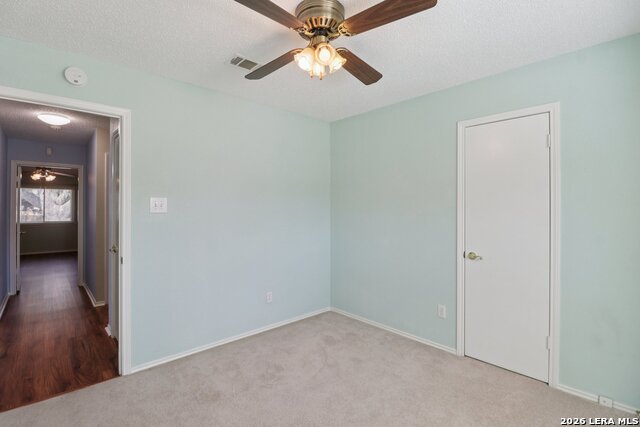 Listing photo id 10 for 1101 Andre  