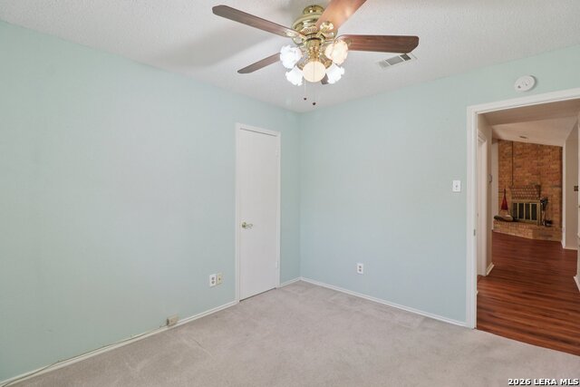 Listing photo id 13 for 1101 Andre  