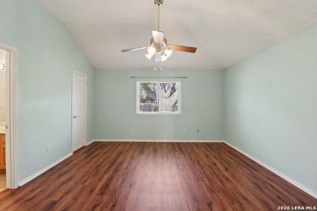 Listing photo id 15 for 1101 Andre  