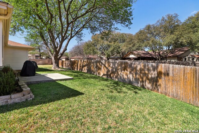 Listing photo id 22 for 1101 Andre  