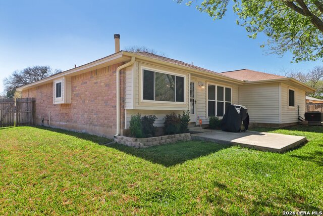 Listing photo id 24 for 1101 Andre  