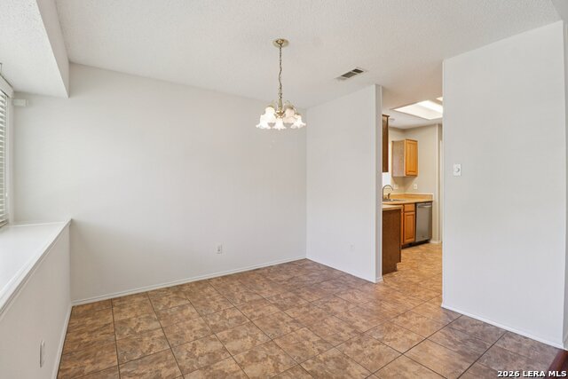 Listing photo id 5 for 1101 Andre  