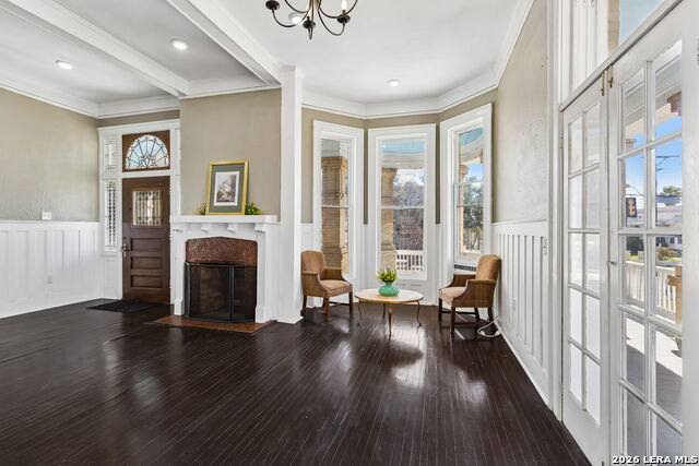 Image 17 of 68 For 339 Woodlawn Ave W