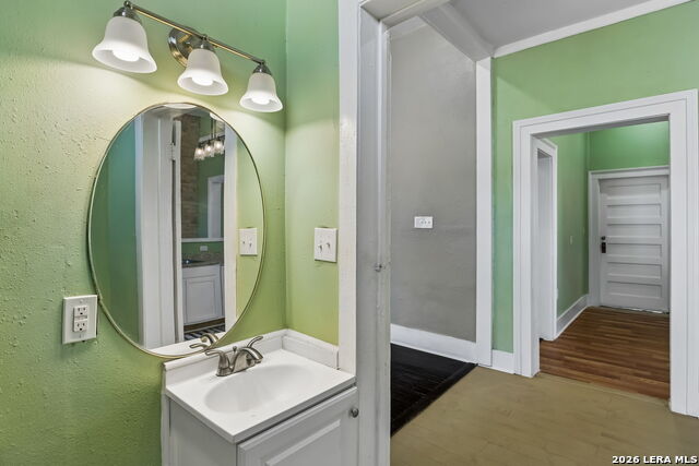 Image 26 of 68 For 339 Woodlawn Ave W