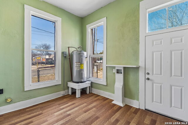 Image 30 of 68 For 339 Woodlawn Ave W