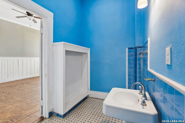 Image 42 of 68 For 339 Woodlawn Ave W