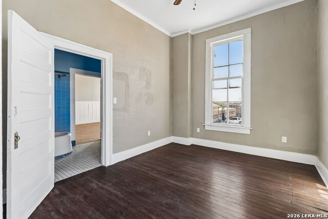 Image 44 of 68 For 339 Woodlawn Ave W