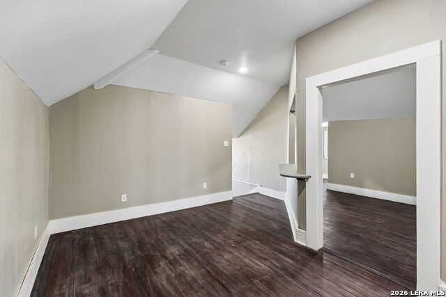 Image 48 of 68 For 339 Woodlawn Ave W