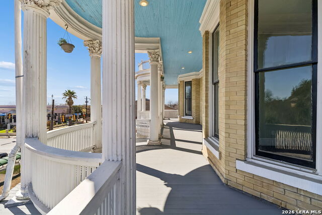 Image 58 of 68 For 339 Woodlawn Ave W