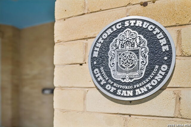 Image 9 of 68 For 339 Woodlawn Ave W