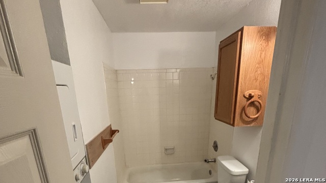 Image 3 of 4 For 11610 Vance Jackson  853