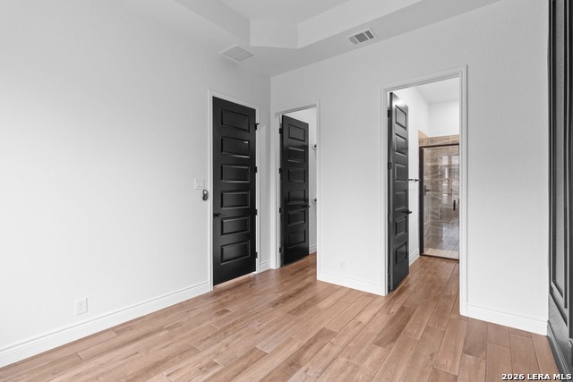 Image 20 of 30 For 15509 York  