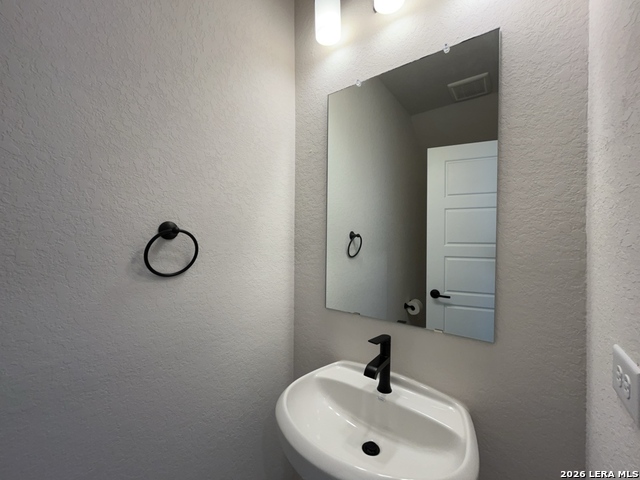 Image 37 of 58 For 5958 Edna Pt.