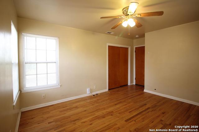 Image 10 of 28 For 314 Glenview Dr E