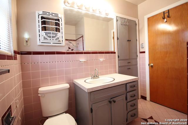 Image 11 of 28 For 314 Glenview Dr E