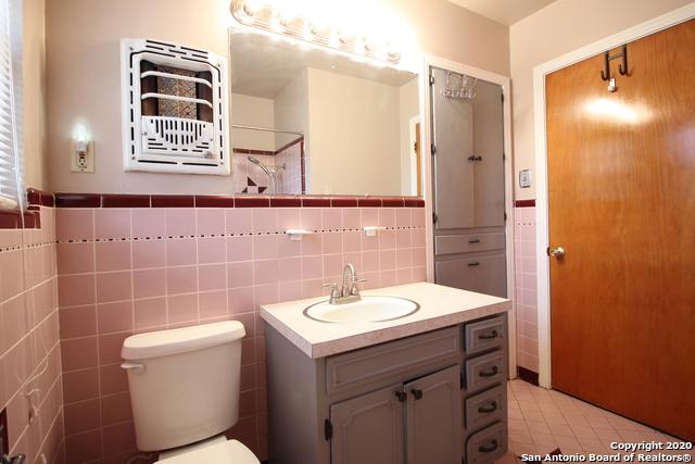 Image 12 of 28 For 314 Glenview Dr E