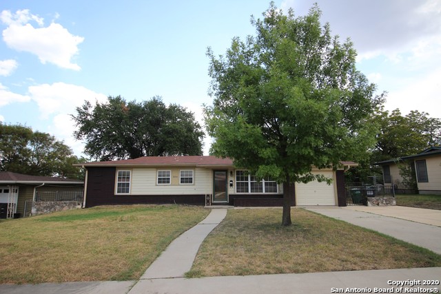 Image 14 of 28 For 314 Glenview Dr E