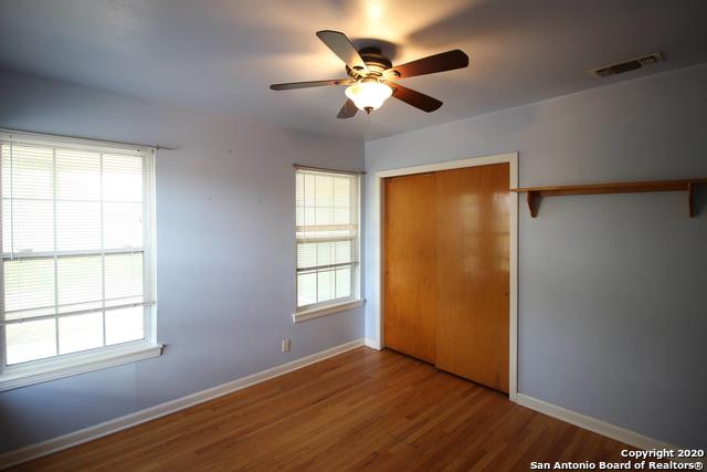 Image 15 of 28 For 314 Glenview Dr E