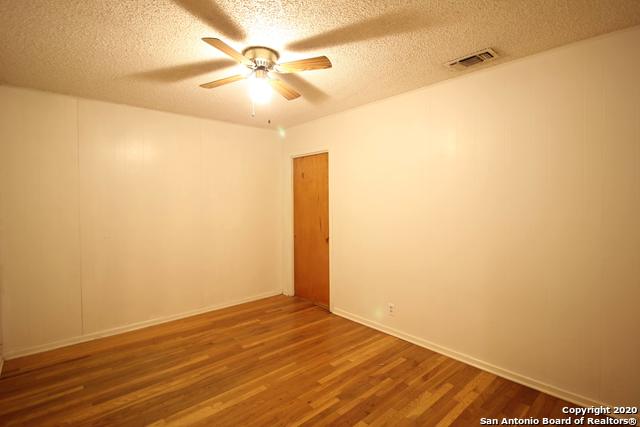 Image 6 of 28 For 314 Glenview Dr E