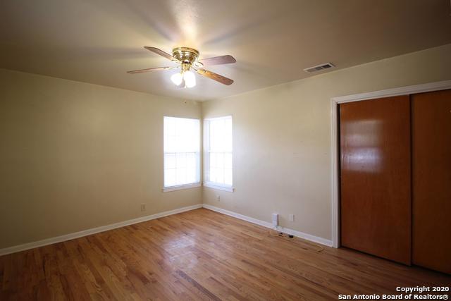 Image 7 of 28 For 314 Glenview Dr E