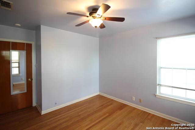 Image 8 of 28 For 314 Glenview Dr E