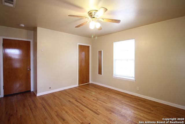 Image 9 of 28 For 314 Glenview Dr E