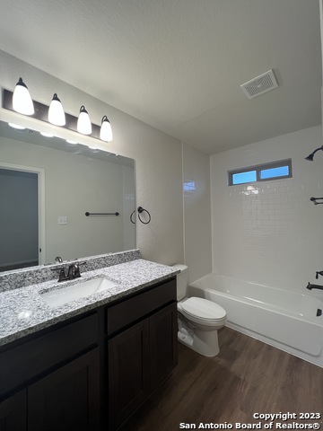 Image 23 of 38 For 13851 Enzo Gate  101