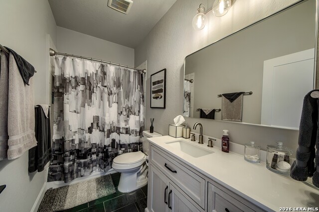 Image 25 of 37 For 819 Saint James