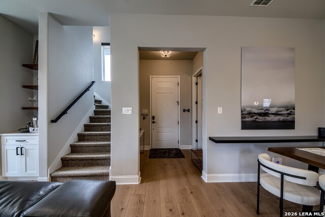 Image 6 of 37 For 819 Saint James