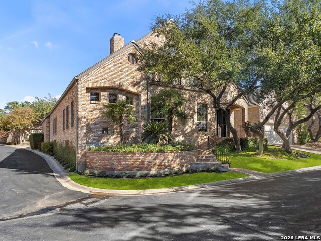 Image 4 of 66 For 9 Rugby Lane