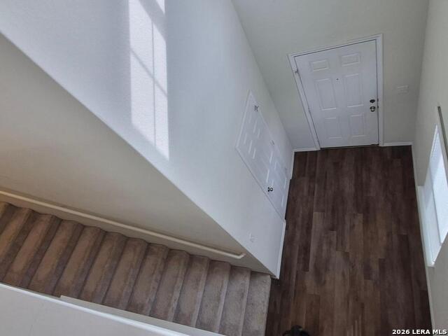 Listing photo id 1 for 5819 Rolling Glen