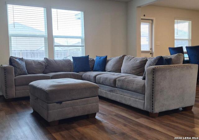 Listing photo id 3 for 5819 Rolling Glen