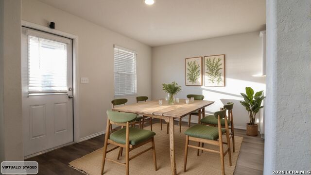 Listing photo id 5 for 5819 Rolling Glen