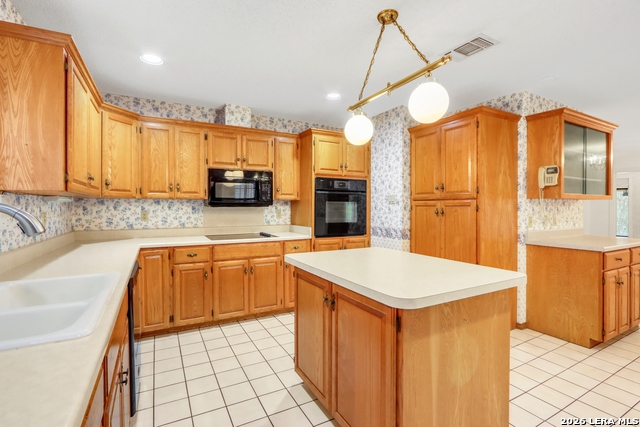 Image 12 of 23 For 738 Cedar  