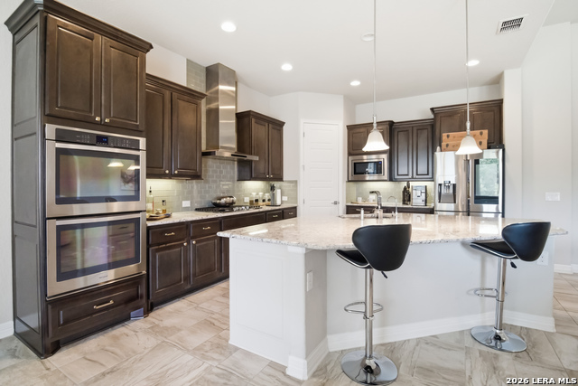 Image 10 of 47 For 2006 Buckner