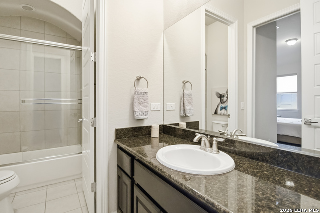 Image 36 of 47 For 2006 Buckner