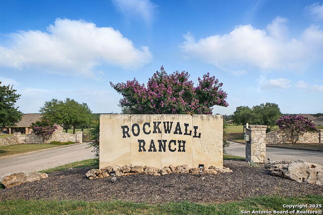 Image 34 of 39 For 10807 Zedernholz Run