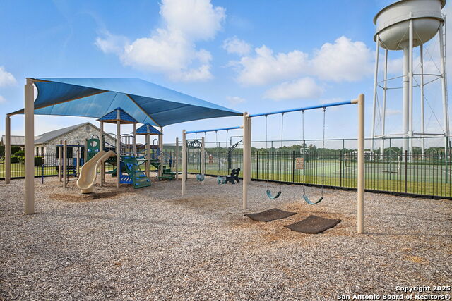 Image 38 of 39 For 10807 Zedernholz Run