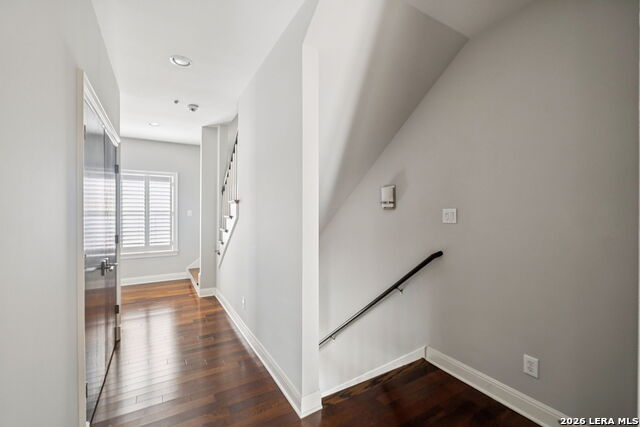 Image 26 of 37 For 158 Katherine Ct  B