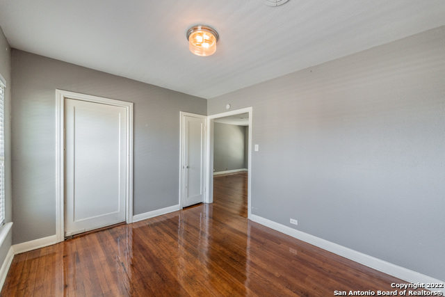 Image 6 of 8 For 553 Club Dr  4