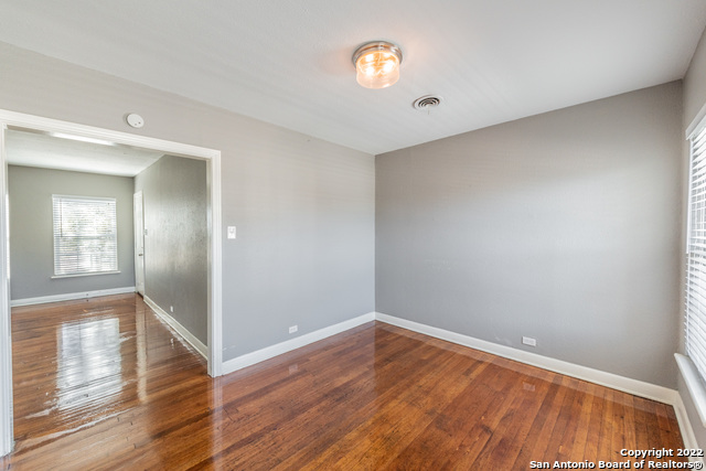 Image 7 of 8 For 553 Club Dr  4